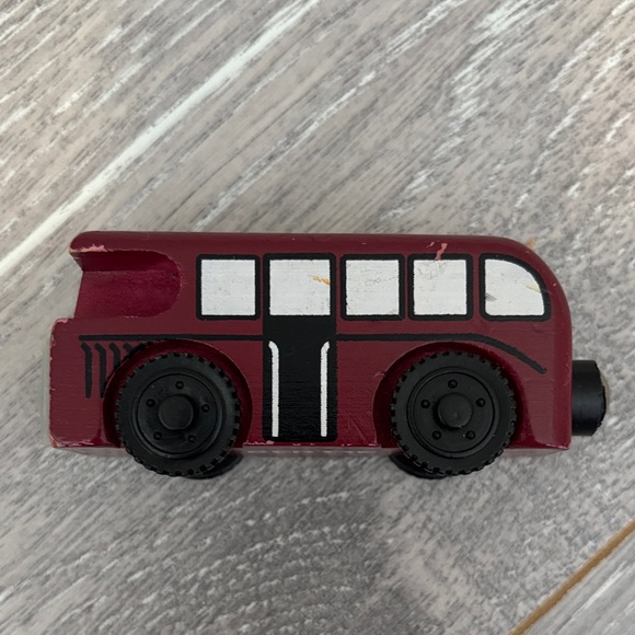 Wooden Bertie - Picture 8 of 8